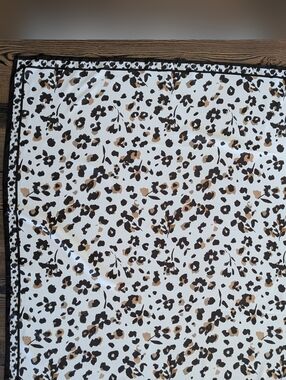 Polyester Vince Camuto White Leopard Print Square Scarf